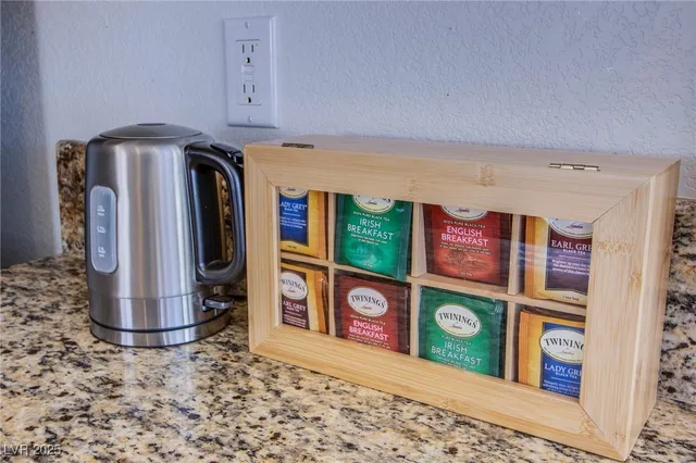 $2,300 | 29 Blue Sunrise Avenue, North Las Vegas, NV 89031