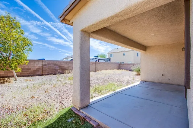 $2,300 | 29 Blue Sunrise Avenue, North Las Vegas, NV 89031
