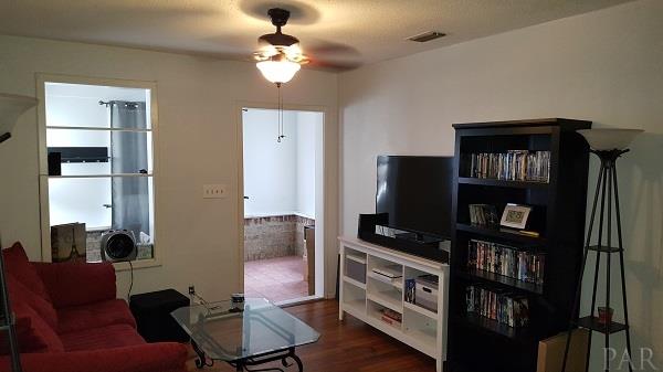 331 Gibbs Road Pensacola, FL 32507 - Photo 8 of 34
