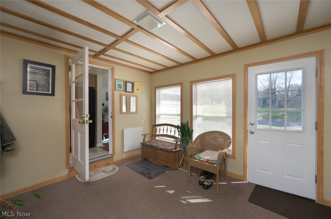 1165 Hampton Road Kent, OH 44240 - Photo 15 of 39 Breezeway area with windows and front access