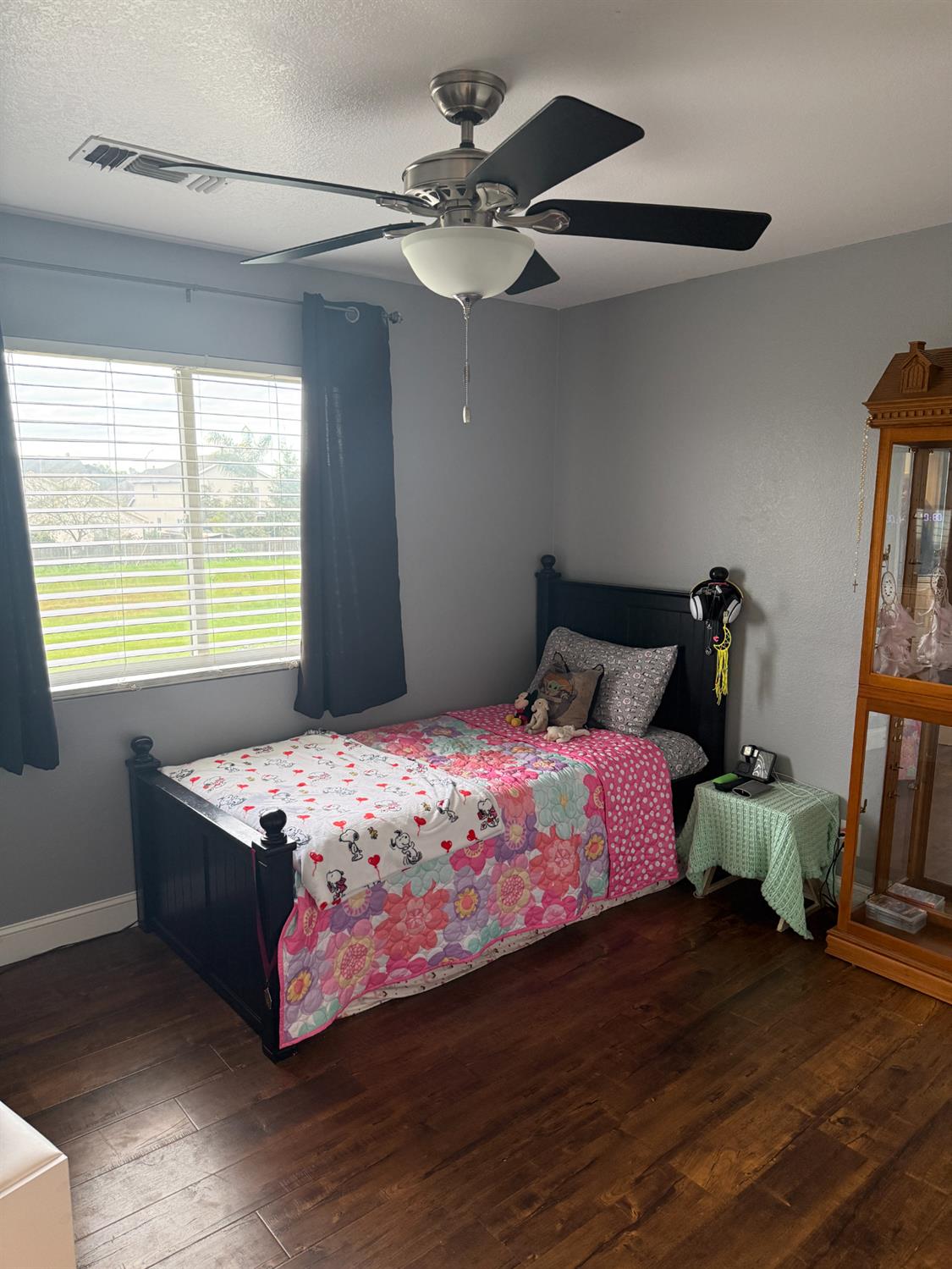 16432 Harmony Ranch Drive Delhi, CA 95315 - Photo 15 of 19 a bedroom with a bed and a window