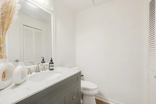 $2,375 | 2201 Lakeway Boulevard, Unit 10, Lakeway, TX 78734