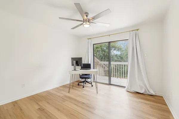 $2,375 | 2201 Lakeway Boulevard, Unit 10, Lakeway, TX 78734