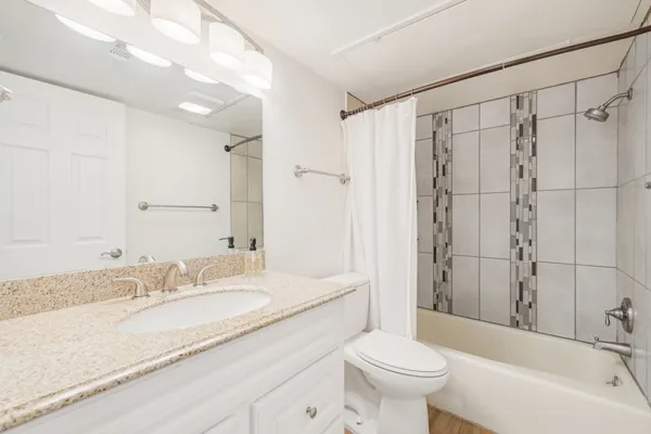 $2,375 | 2201 Lakeway Boulevard, Unit 10, Lakeway, TX 78734