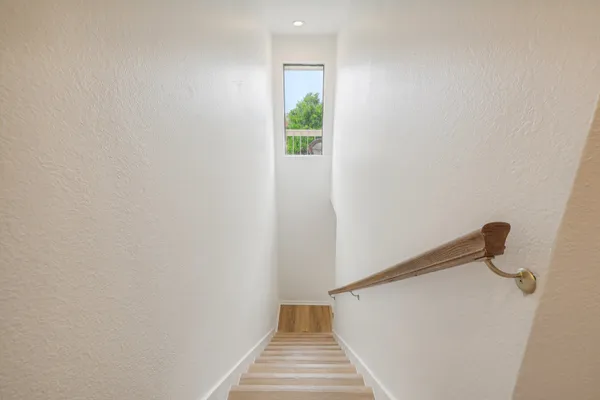 $2,375 | 2201 Lakeway Boulevard, Unit 10, Lakeway, TX 78734