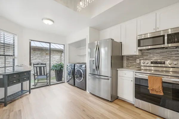 $2,375 | 2201 Lakeway Boulevard, Unit 10, Lakeway, TX 78734