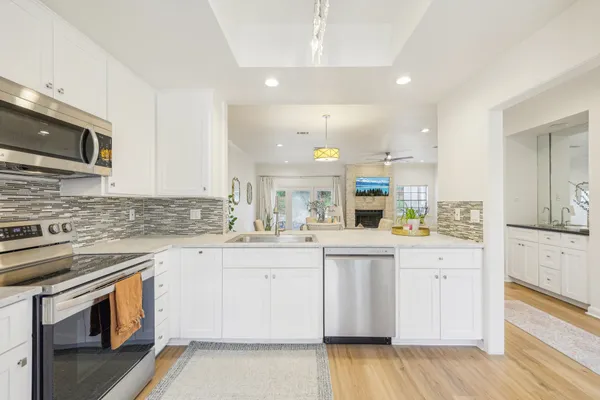 $2,375 | 2201 Lakeway Boulevard, Unit 10, Lakeway, TX 78734