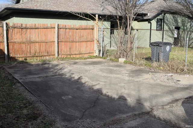 709 South Kentucky Avenue, Evansville, IN 47713