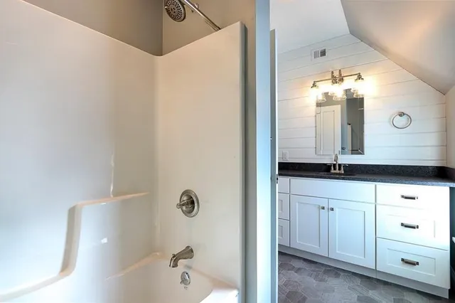 $750,000 | 1394 Main Street, St. Johnsbury, VT 05819