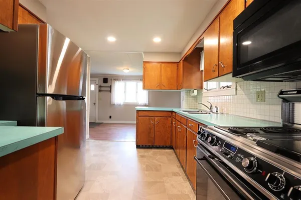 $750,000 | 1394 Main Street, St. Johnsbury, VT 05819