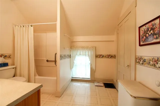 $750,000 | 1394 Main Street, St. Johnsbury, VT 05819