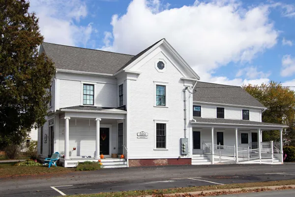 $750,000 | 1394 Main Street, St. Johnsbury, VT 05819