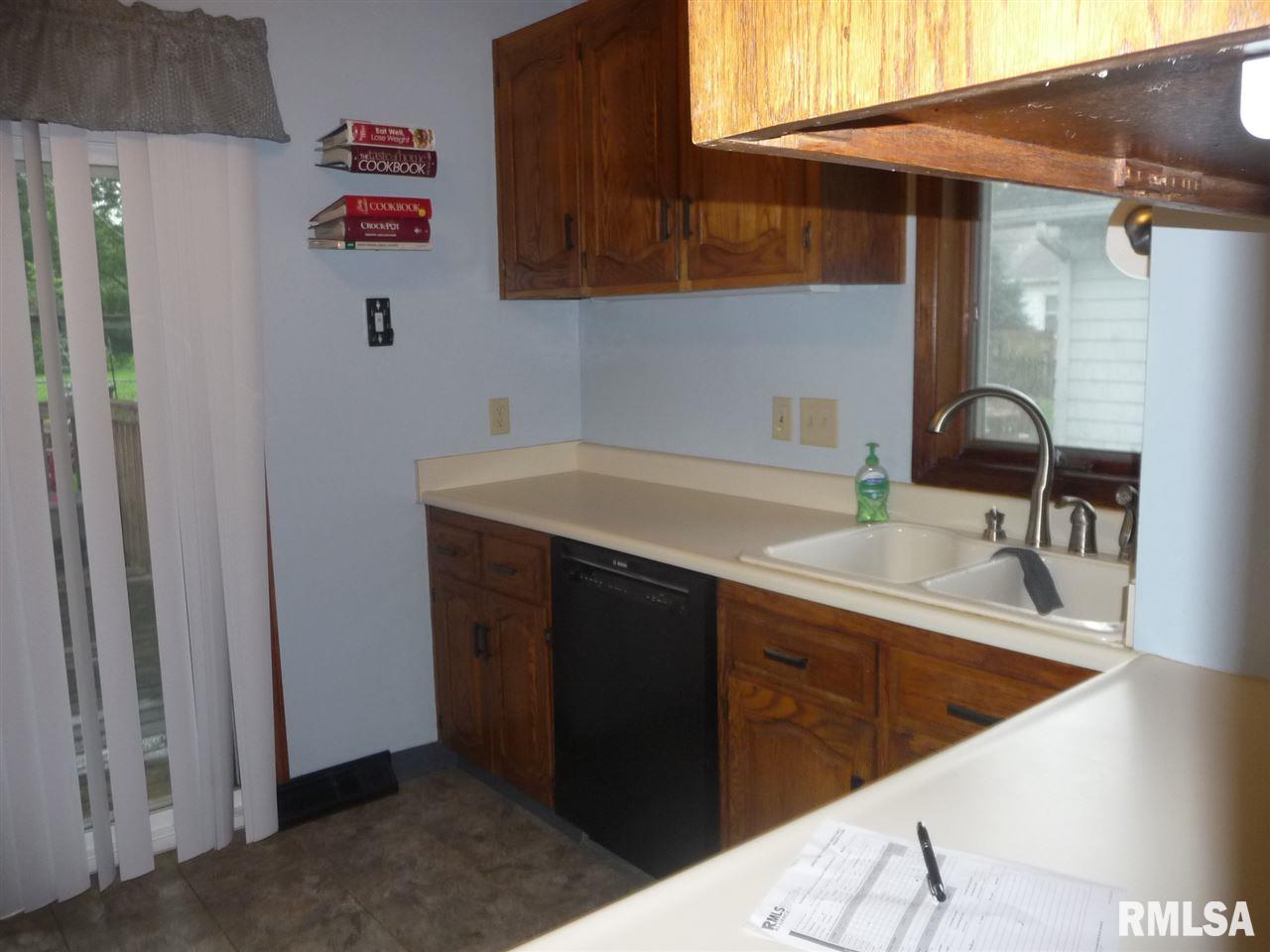 2225 26th Street Rock Island, IL 61201 - Photo 13 of 21