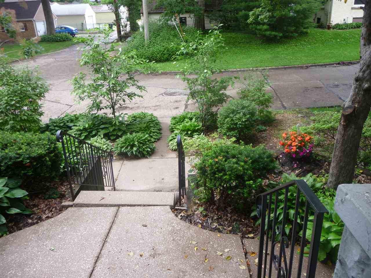 2225 26th Street Rock Island, IL 61201 - Photo 2 of 21