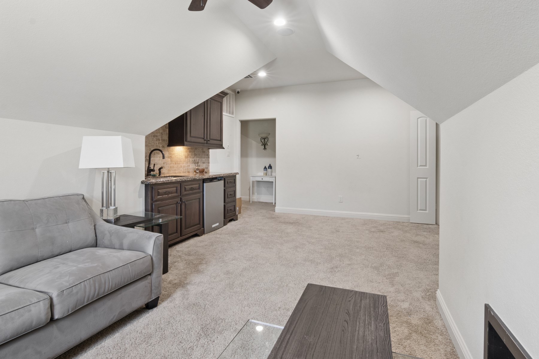 3818 Waterbend Cove Spring, TX 77386 - Photo 29 of 44 a living room with furniture and a couch