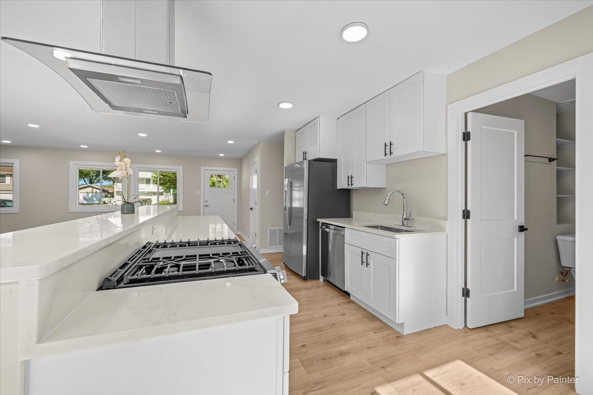 1420 Cooper Road Hoffman Estates, IL 60169 - Photo 20 of 33