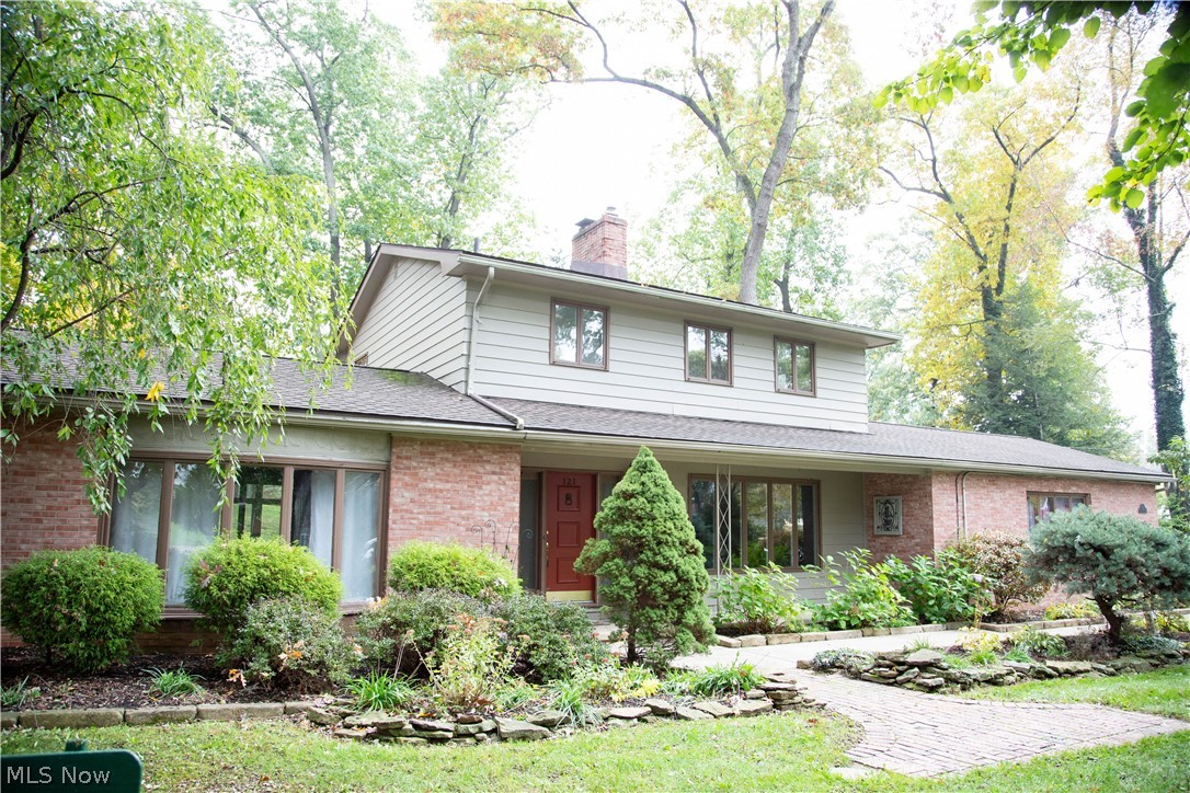 121 South Tamarack Road Akron, OH 44319 - Photo 1 of 35 Welcome to 121 S Tamarack