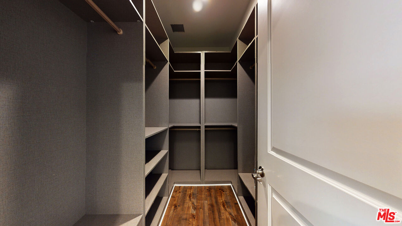 907 South Shenandoah Street, Unit 101 Los Angeles, CA 90035 - Photo 31 of 39 a view of walk in closet