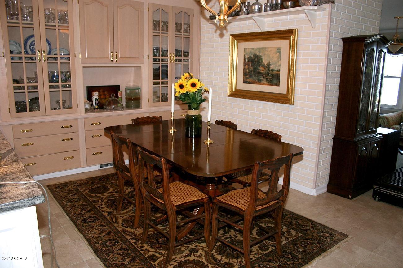 177 Community Road Davis, NC 28524 - Photo 24 of 154 Dining Room