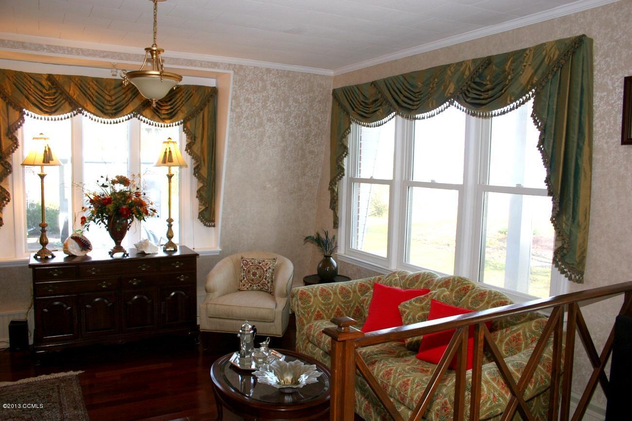 177 Community Road Davis, NC 28524 - Photo 36 of 154 Living Room1