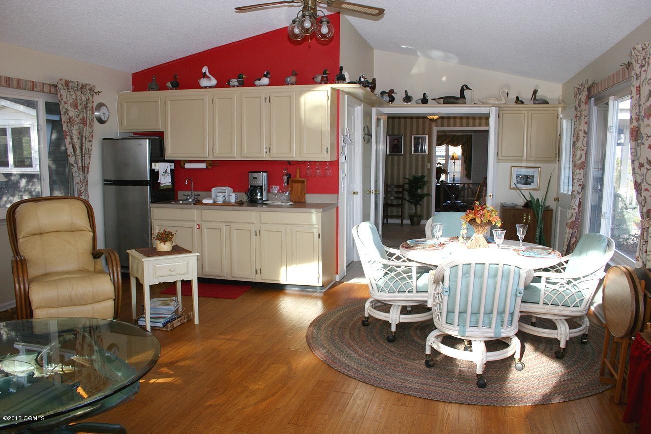 177 Community Road Davis, NC 28524 - Photo 45 of 154 Kichen in the Family Room