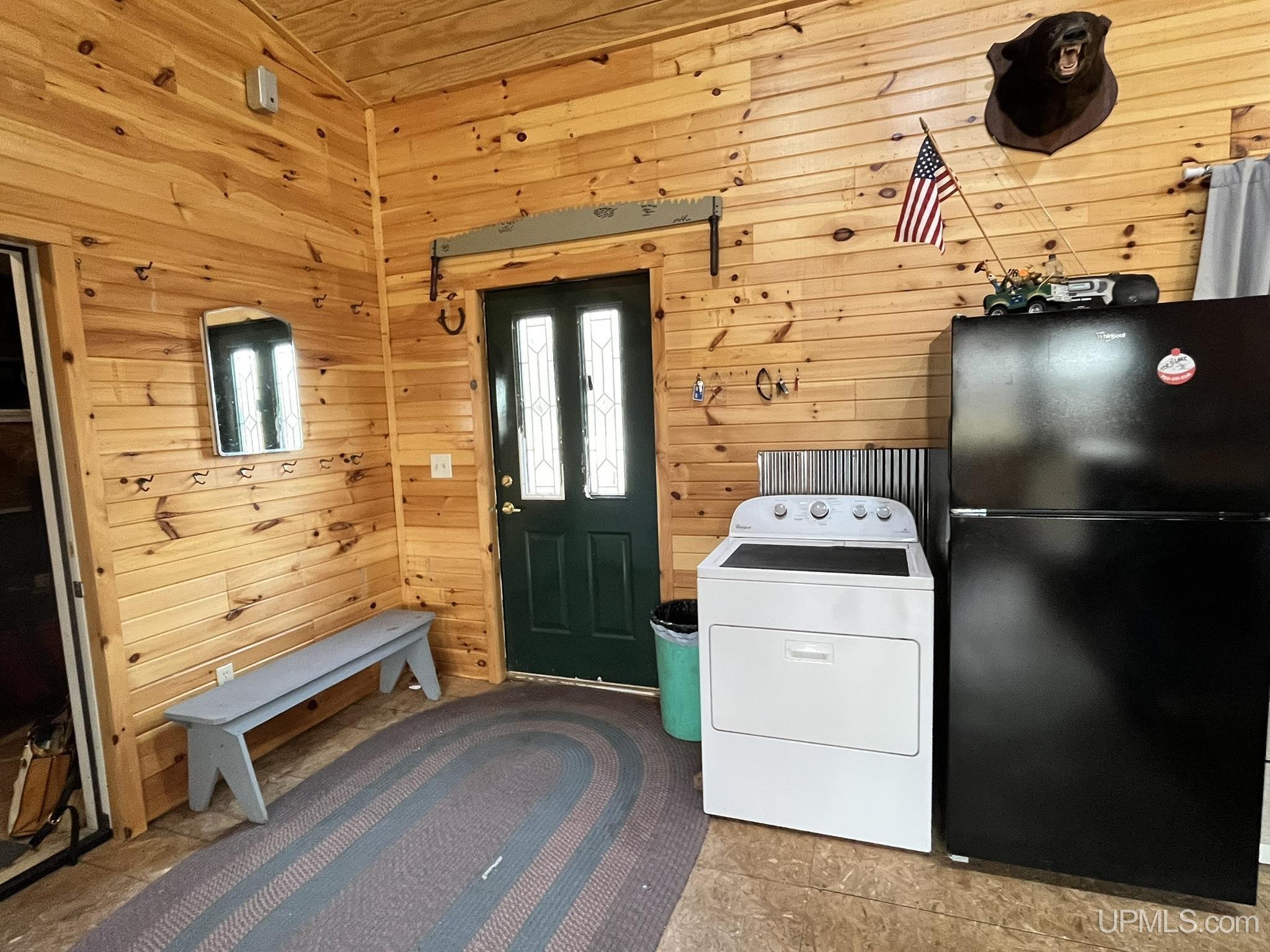 1505 Quarry Road Gulliver, MI 49840 - Photo 4 of 52 Gallery Image 4