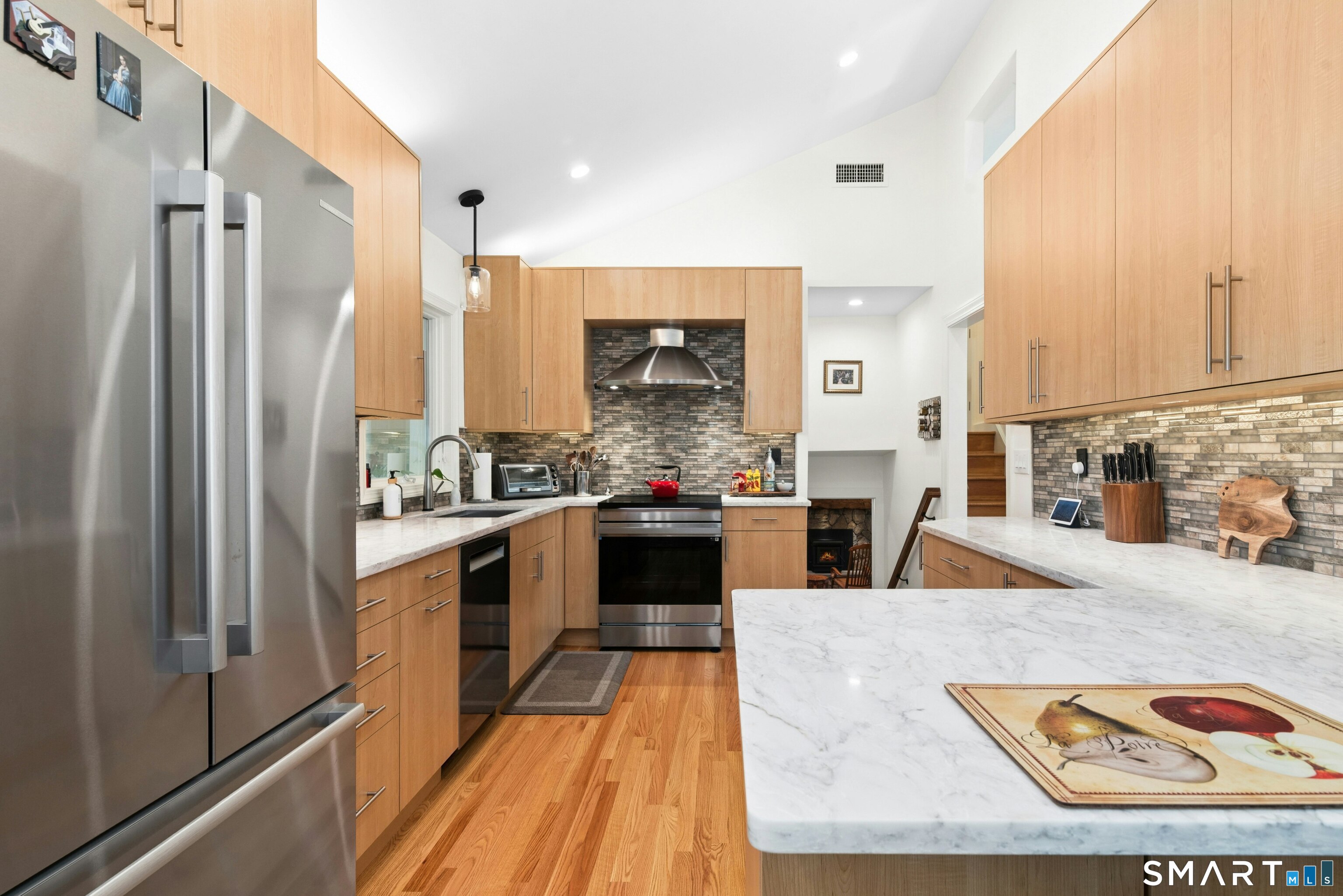 8 Stony Brook Road Brookfield, CT 06804 - Photo 7 of 33