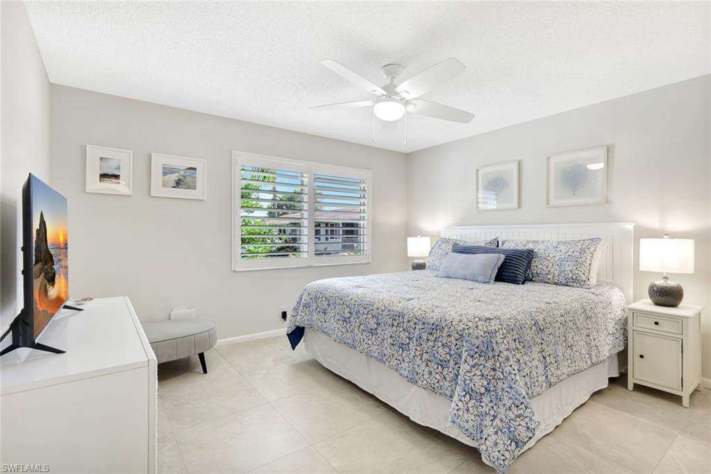 232 Memory Lane, Unit 2582 Naples, FL 34112 - Photo 11 of 18 Welcoming