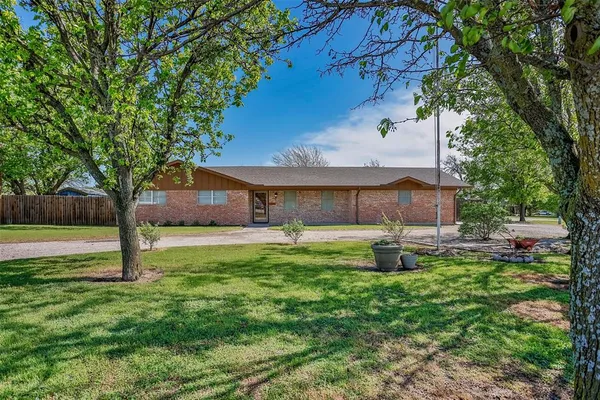 $325,000 | 6989 Farm To Market Road 922, Era, TX 76238