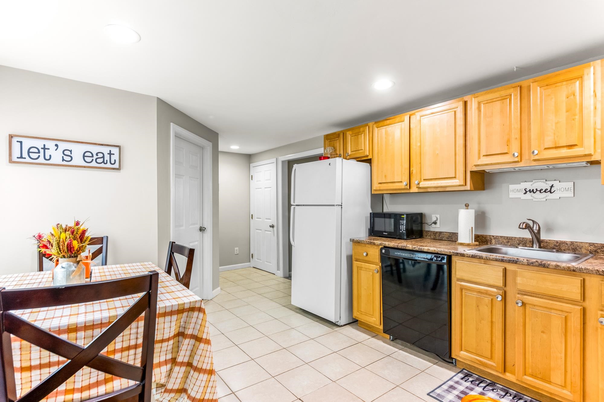 182 Plaistow Road, Unit 8 Plaistow, NH 03865 - Photo 3 of 27