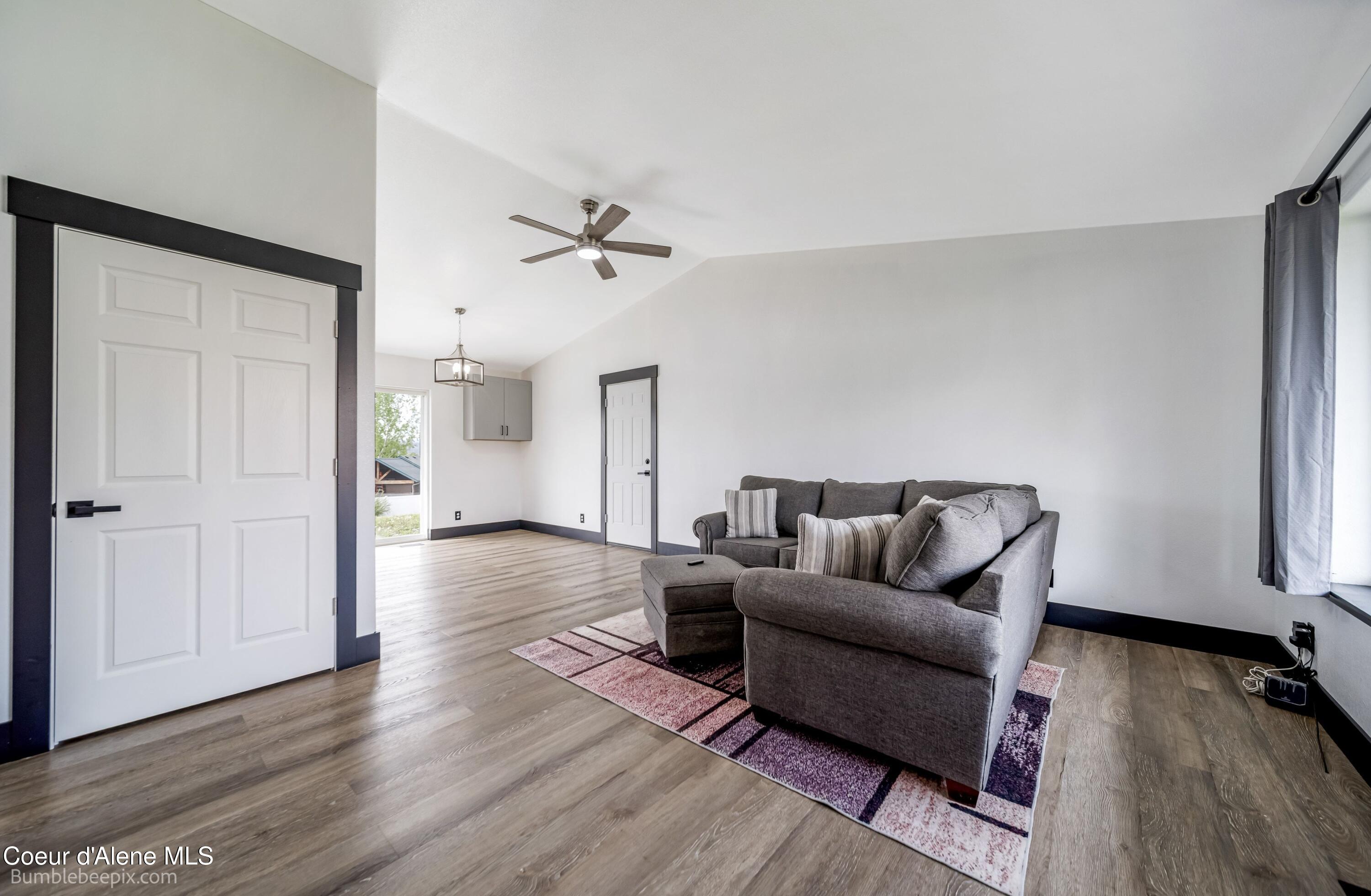 2615 North Rawhide Ridge Road Post Falls, ID 83854 - Photo 4 of 38 Entry Way to Living Room