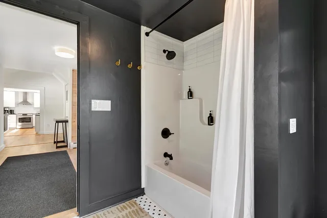 $639,000 | 95 Melendy Hill Road, Londonderry, VT 05155