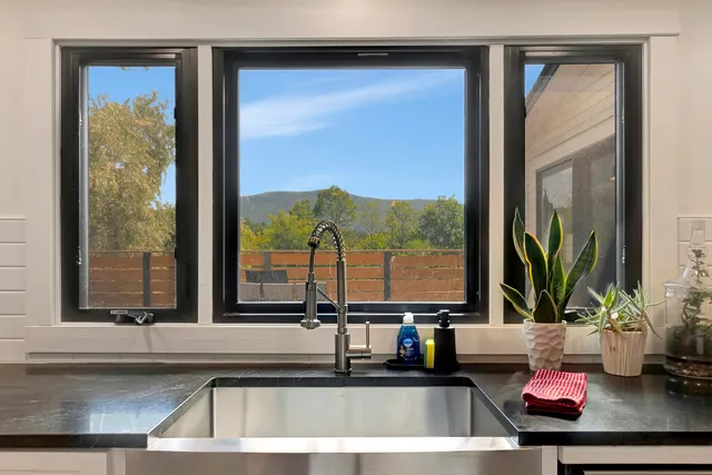 $639,000 | 95 Melendy Hill Road, Londonderry, VT 05155