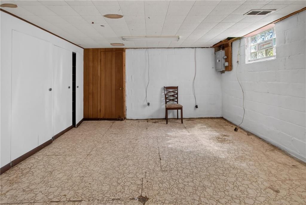 1420 Homestead Road Verona, PA 15147 - Photo 25 of 34 a view of a livingroom with an empty space