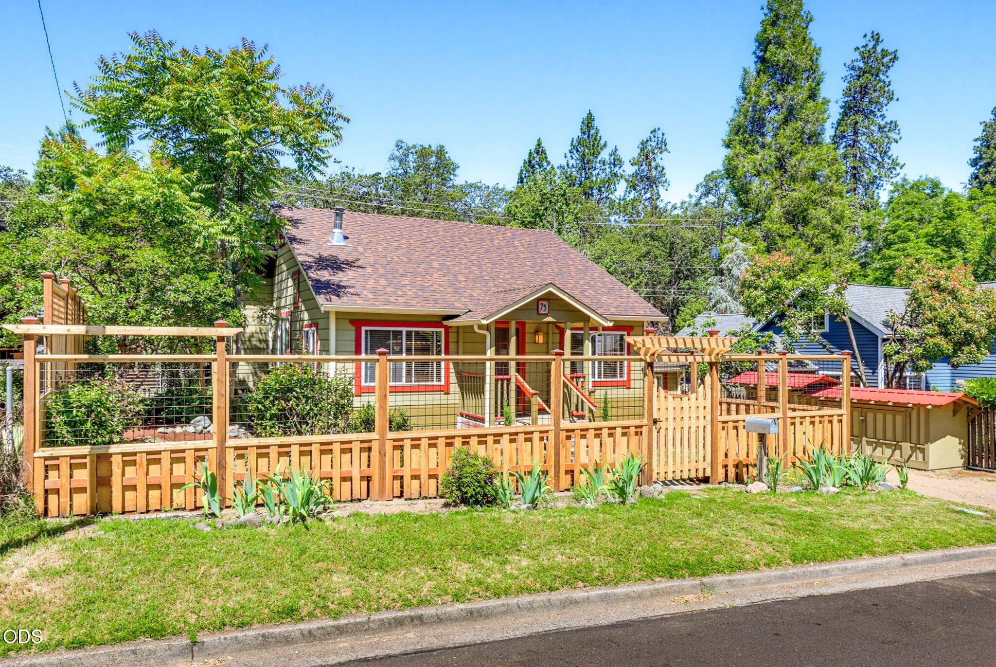 75 Dewey Street Ashland, OR 97520 - Photo 6 of 50