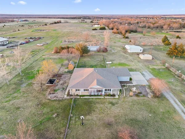 $625,000 | 420 County Road 2904, Dodd City, TX 75438