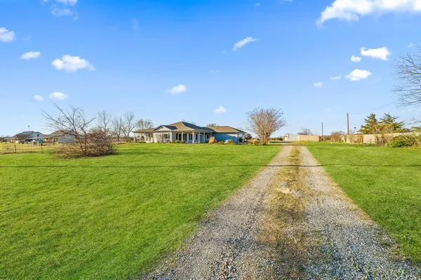 $625,000 | 420 County Road 2904, Dodd City, TX 75438