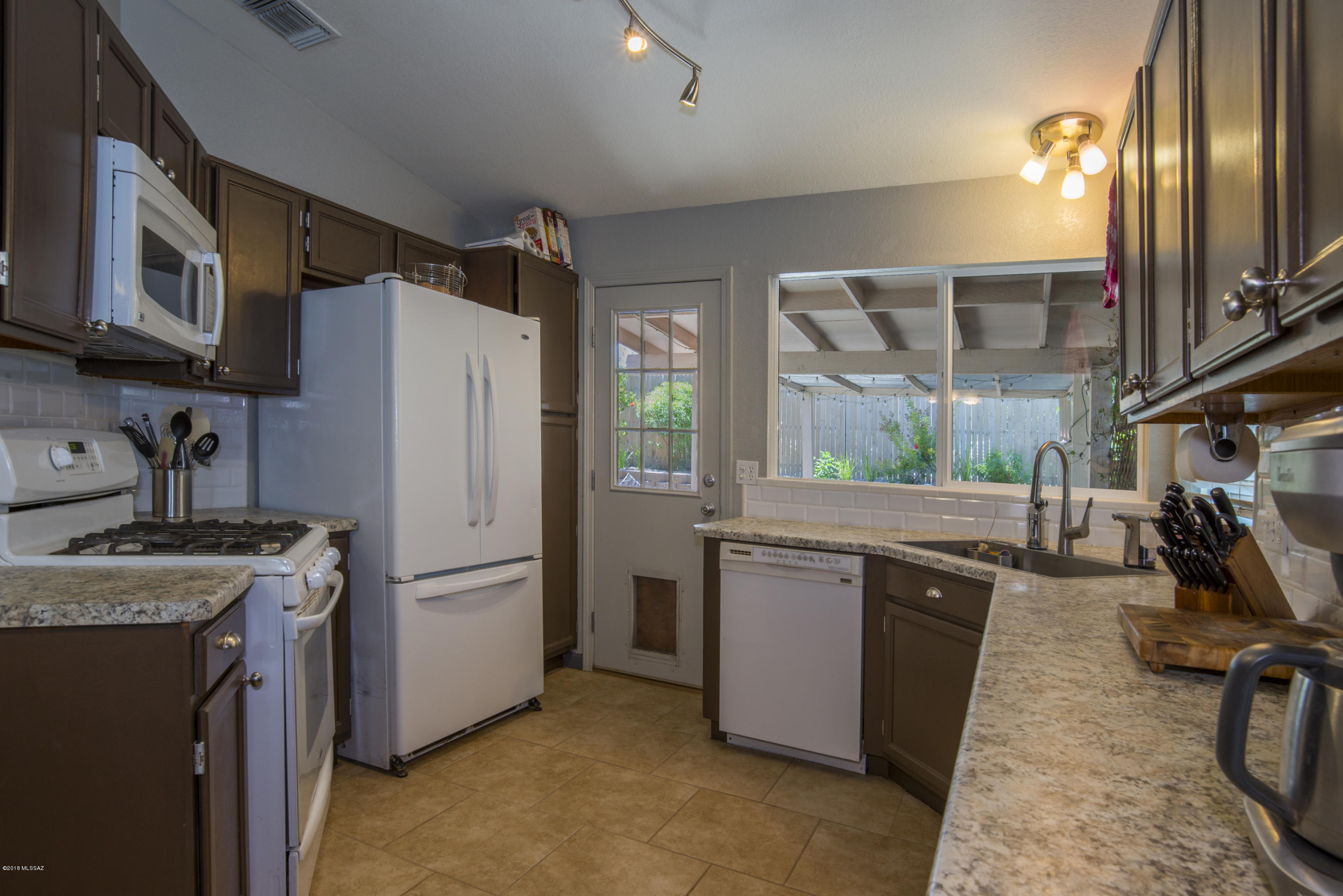 2551 West Fanbrook Road Tucson, AZ 85741 - Photo 7 of 30