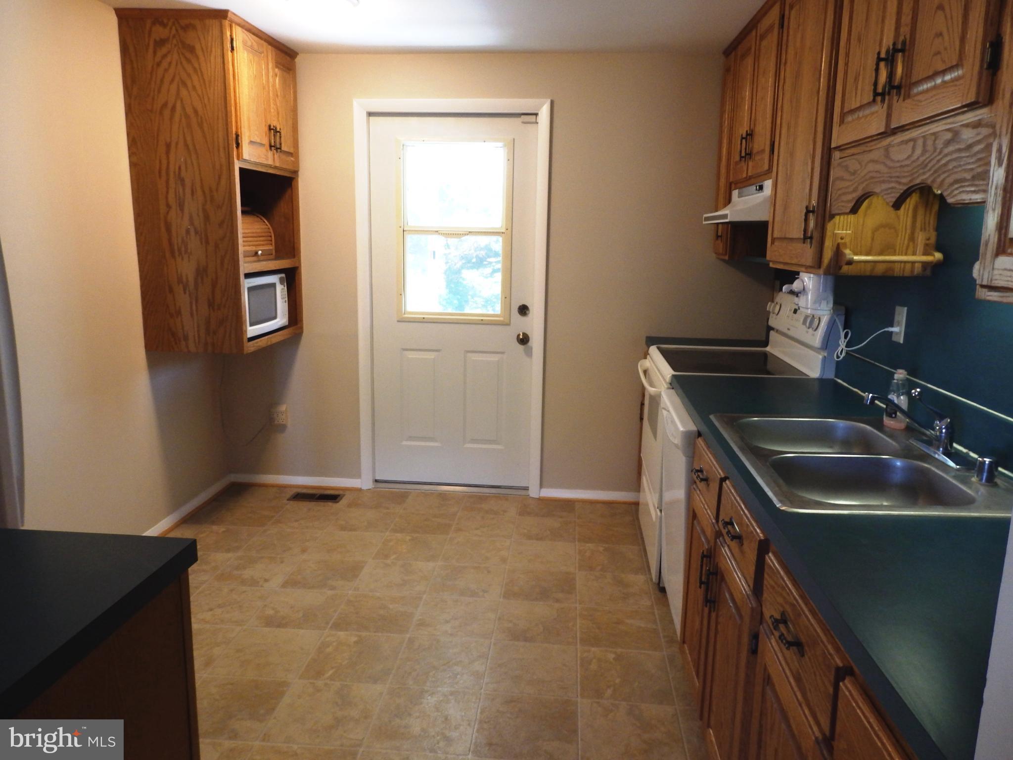 3 Crum Road Walkersville, MD 21793 - Photo 8 of 30 Kitchen door to beautiful 3 season room