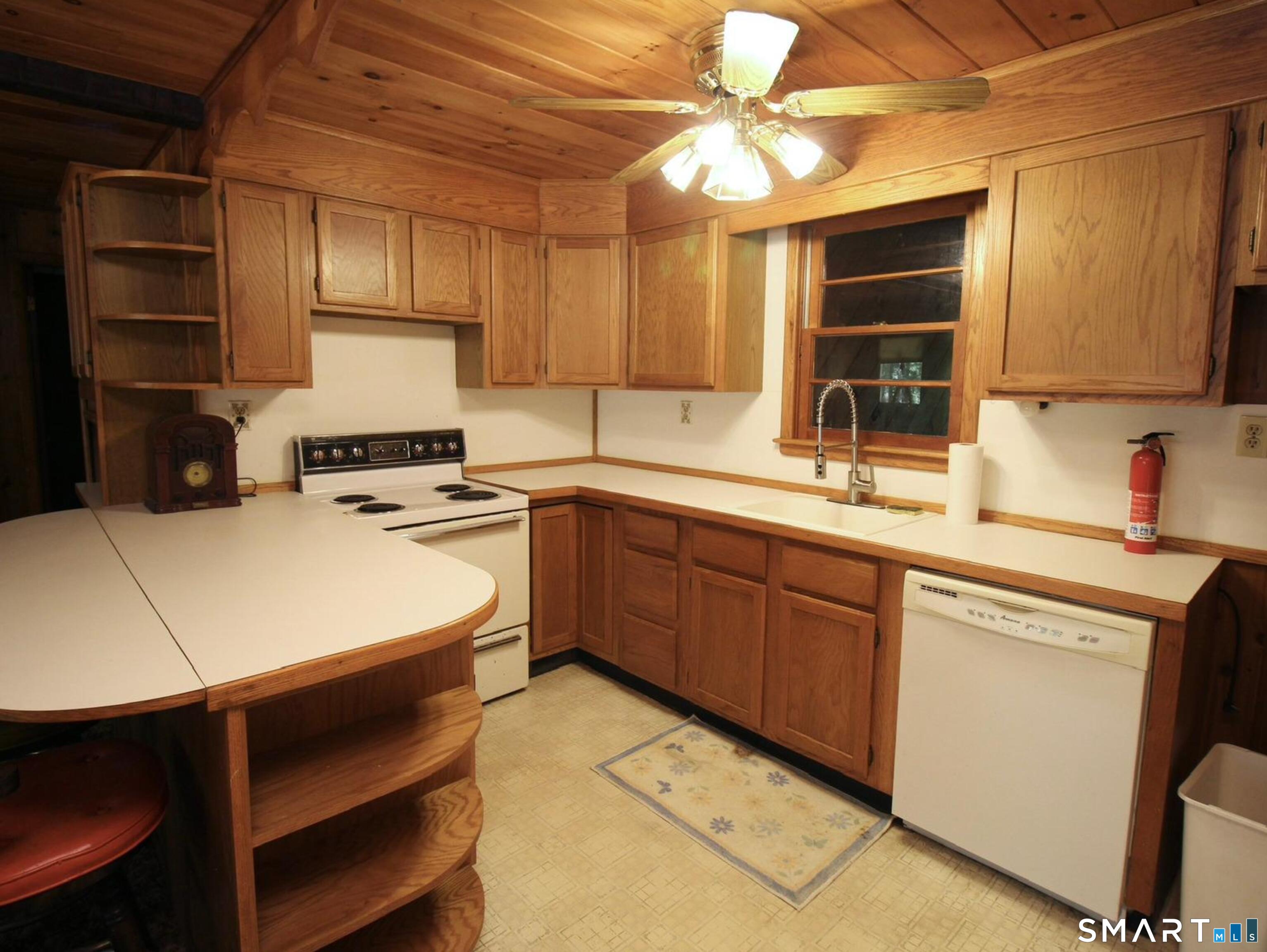 60 Lyon Road Woodstock, CT 06282 - Photo 9 of 23