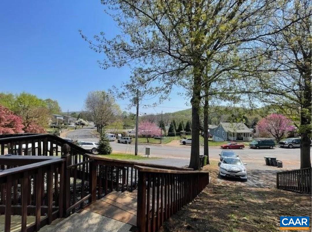 943 Rives Street Charlottesville, VA 22902 - Photo 4 of 10
