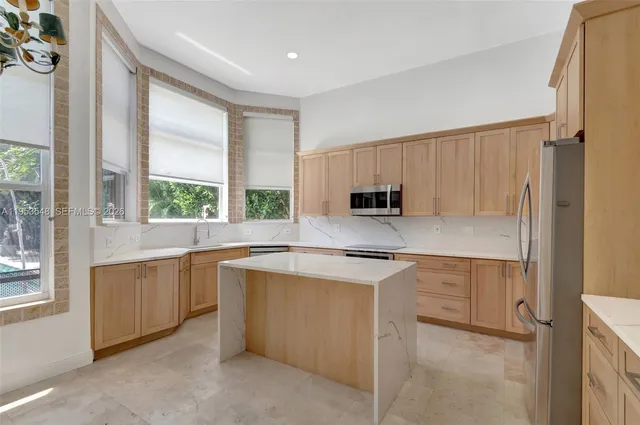 $899,000 | 8244 Lakeview Drive, West Palm Beach, FL 33412