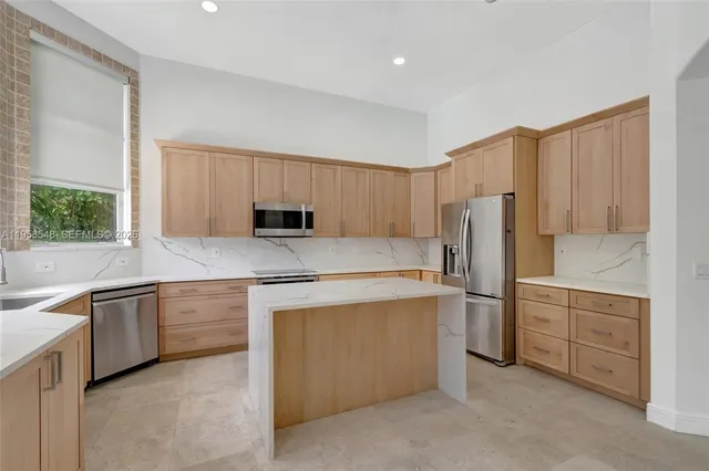 $899,000 | 8244 Lakeview Drive, West Palm Beach, FL 33412