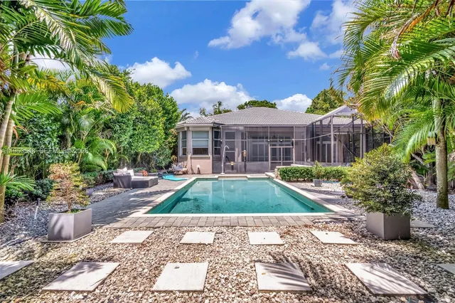 $899,000 | 8244 Lakeview Drive, West Palm Beach, FL 33412