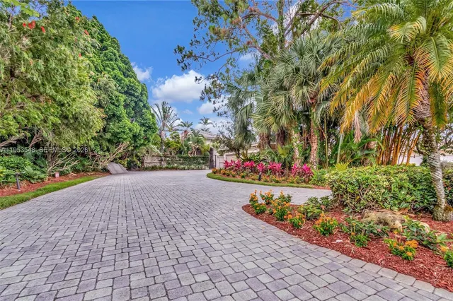 $899,000 | 8244 Lakeview Drive, West Palm Beach, FL 33412