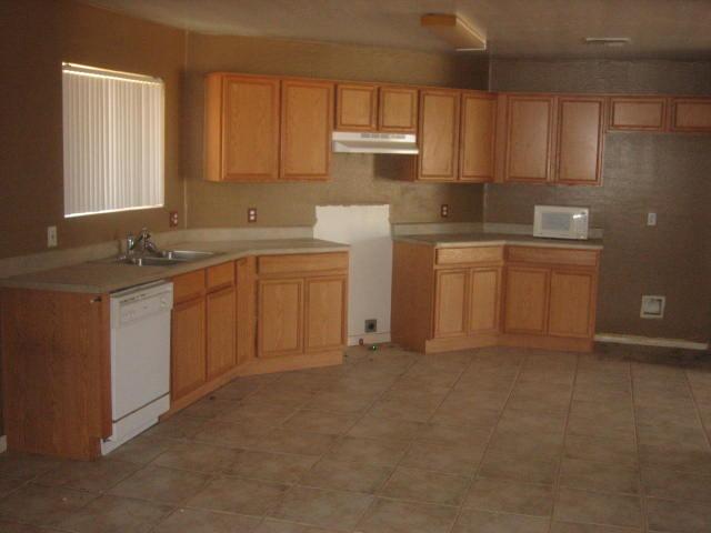 11835 East Reksom Road Florence, AZ 85132 - Photo 4 of 5 KITCHEN