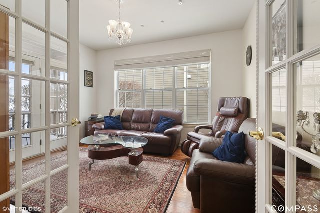 $1,000,000 | 1583 Patriot Boulevard, Glenview, IL 60026