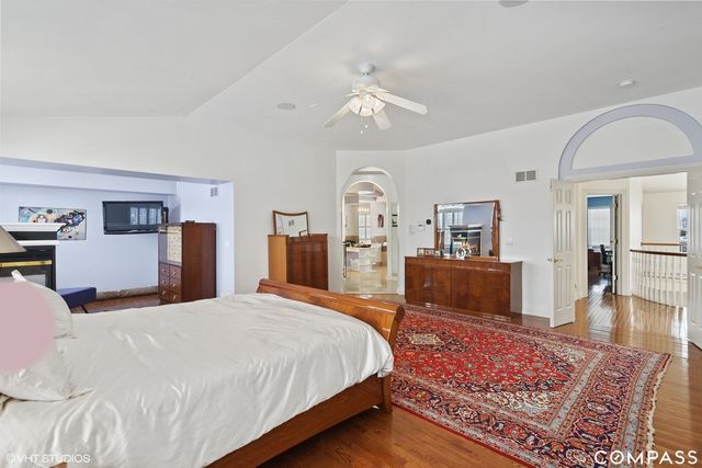 $1,000,000 | 1583 Patriot Boulevard, Glenview, IL 60026