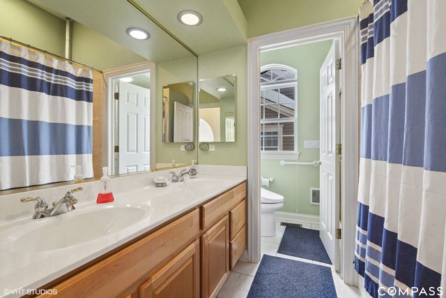 $1,000,000 | 1583 Patriot Boulevard, Glenview, IL 60026