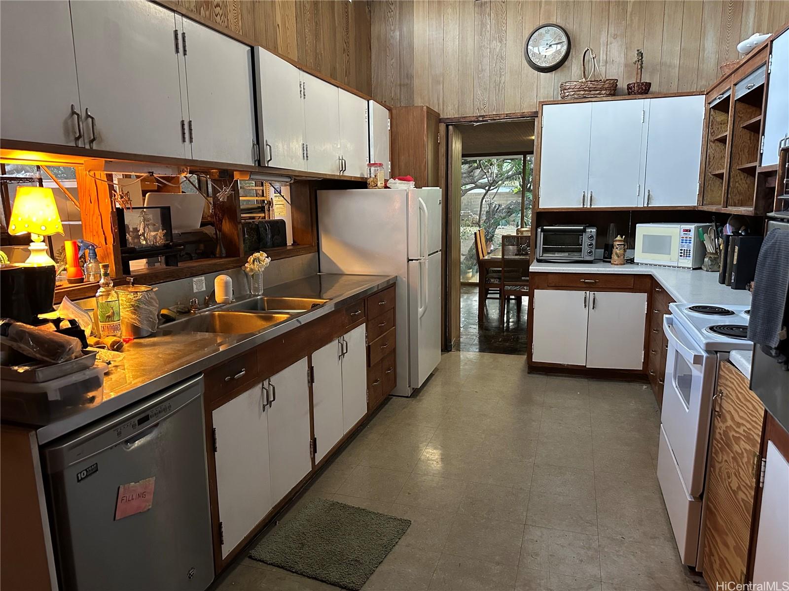 70 Akilolo Street Honolulu, HI 96821 - Photo 15 of 25